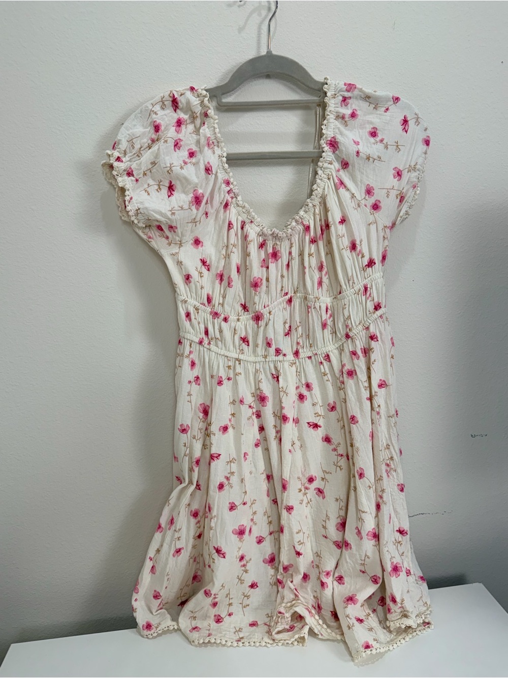 Floral Puff-Sleeve Midi Dress in Cream with Pink Blossoms